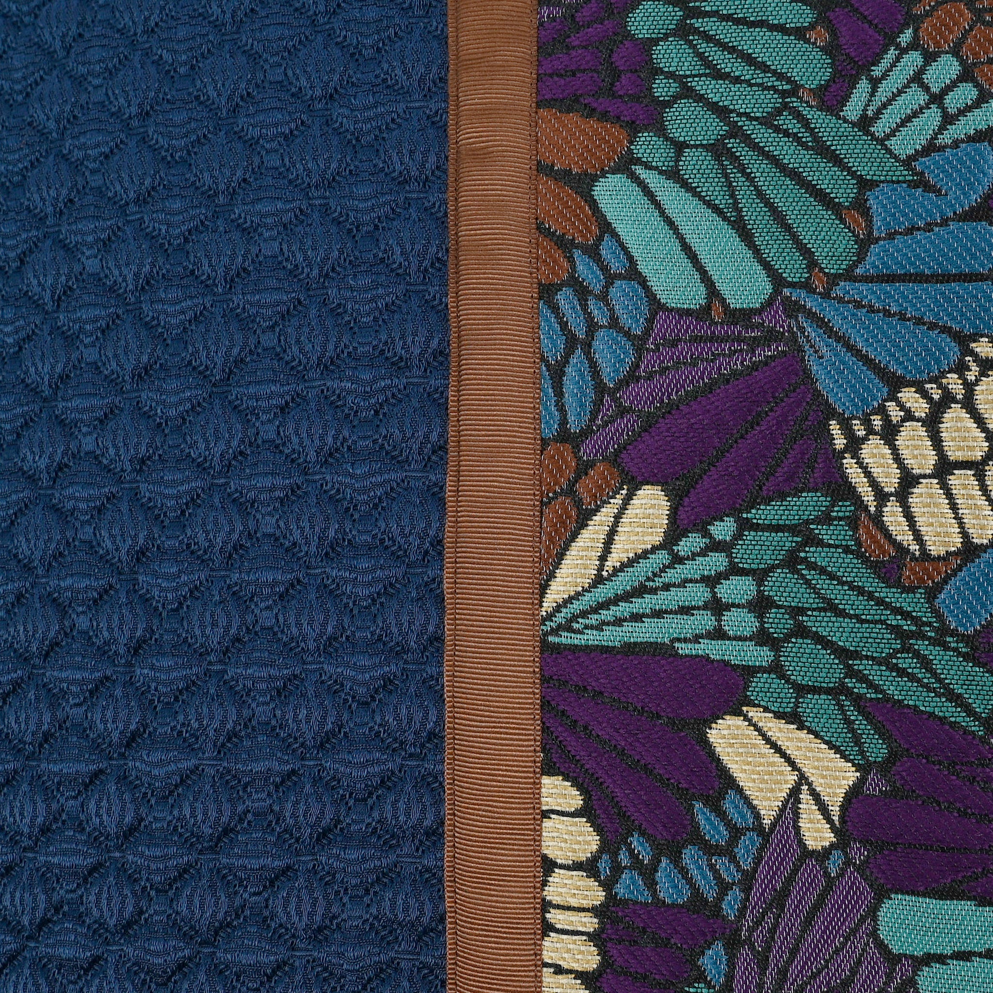 IROU Cushion 70x50cm - K三