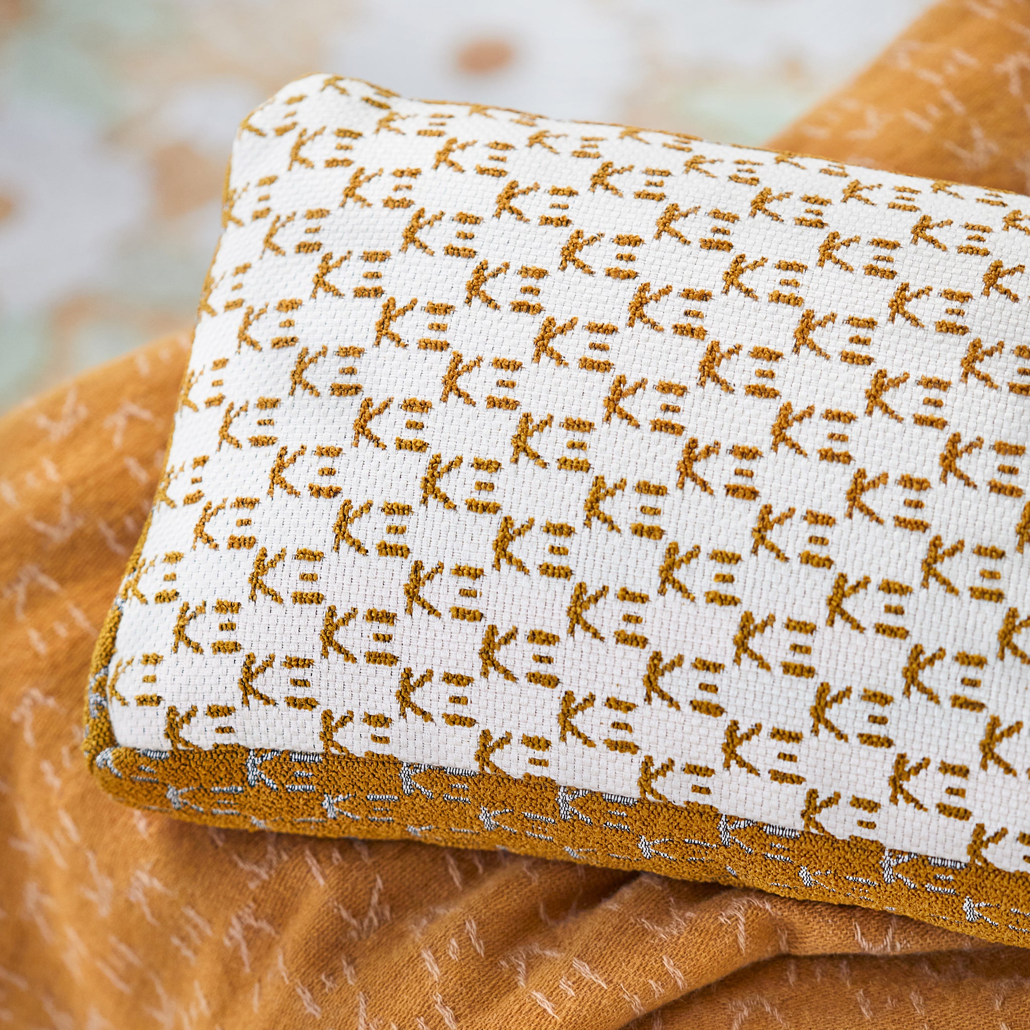 KO Cushion 35x20cm - K三