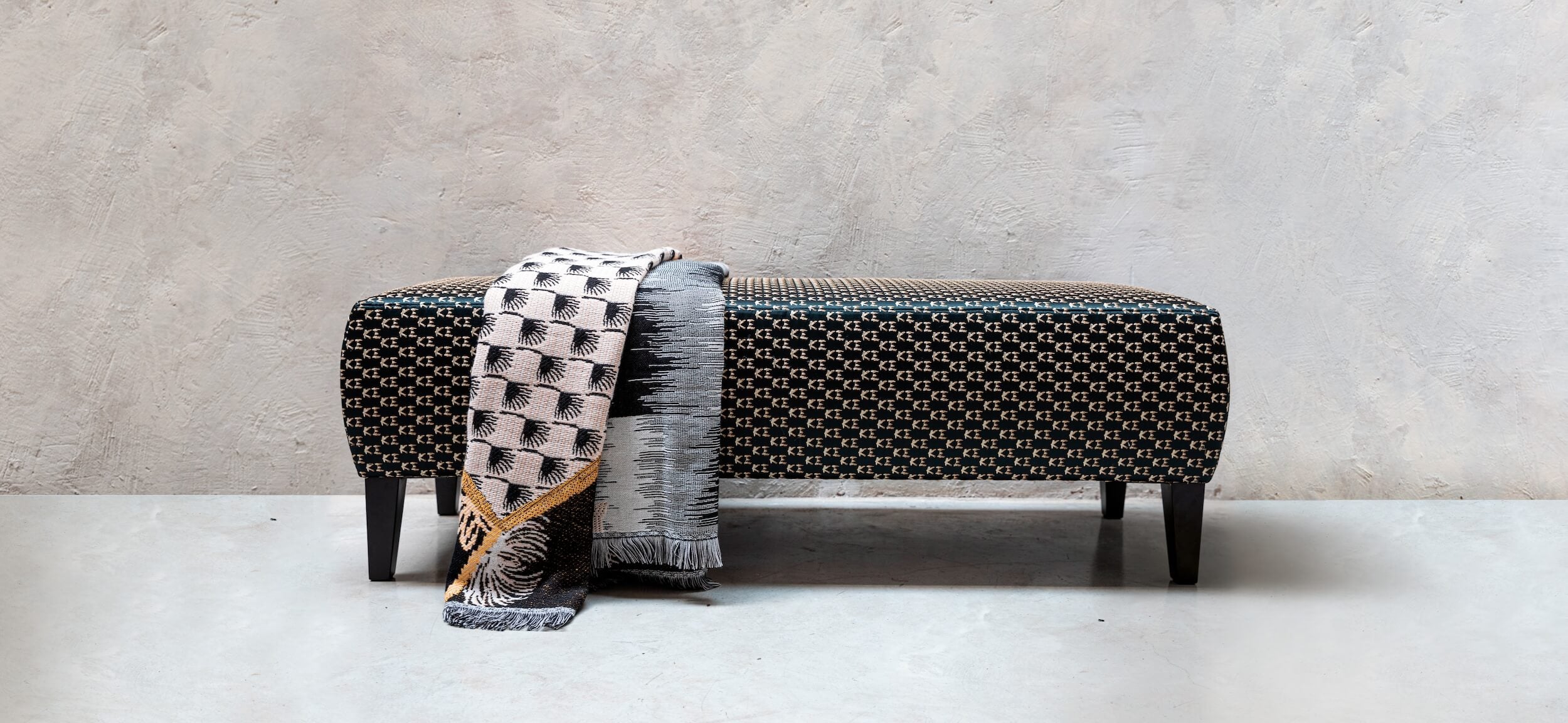 Paco Black Bench