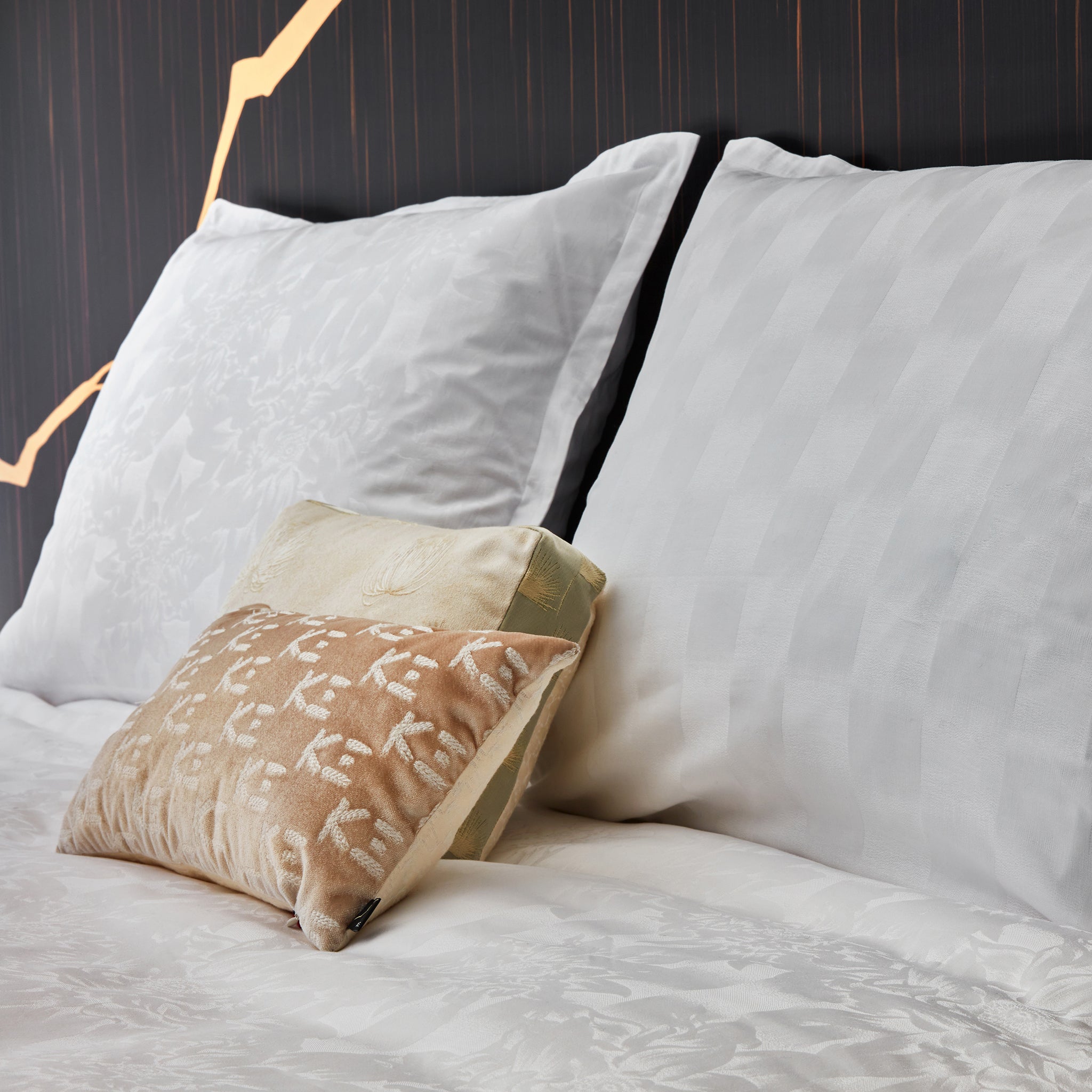 KOLOGO Cushion 20x35cm - K三