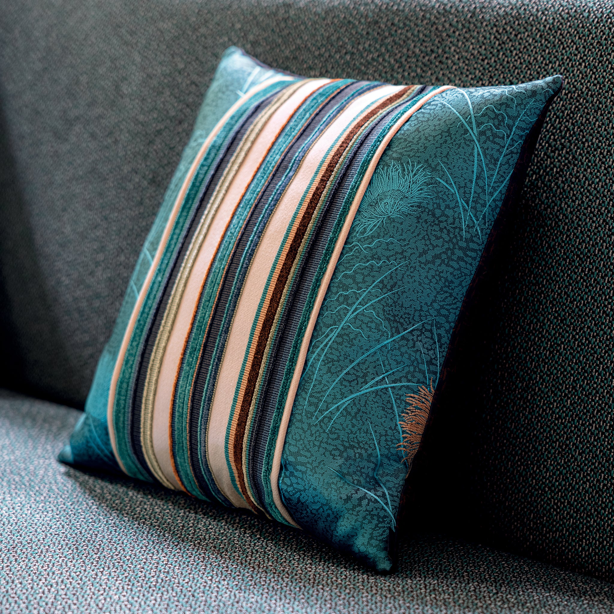 MOTOYUI Cushion 40x40cm - K三